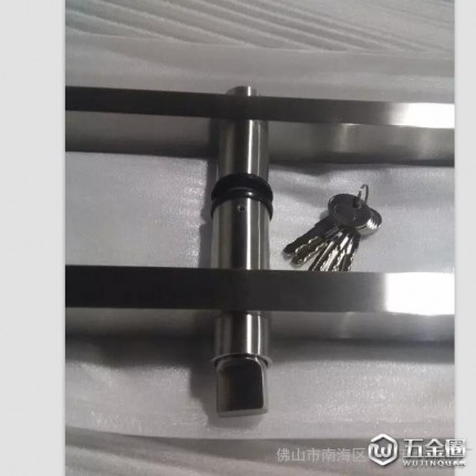批發(fā) 不銹鋼帶鎖拉手 簡約耐用玻璃門帶鎖拉手 不銹鋼執(zhí)手鎖
