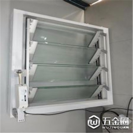 任丘市恒翔金屬門窗  專業(yè)定制各種電動百葉窗  信譽百葉窗廠家 詳情歡迎廣大客戶前來洽談 金屬窗