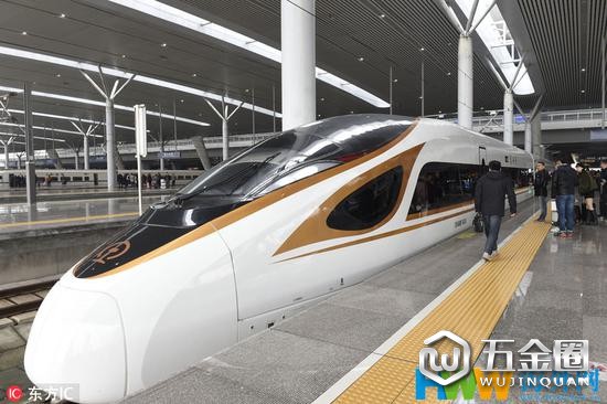 “復(fù)興號(hào)”高鐵列車(圖源:東方IC)