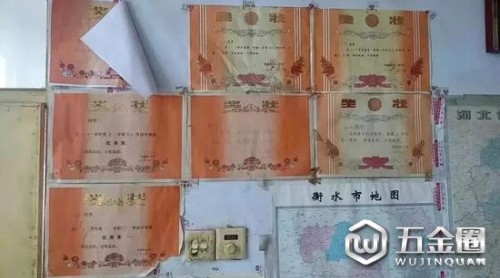 新京報(bào):寒門學(xué)子707分考北大 背后貧窮不值得感謝