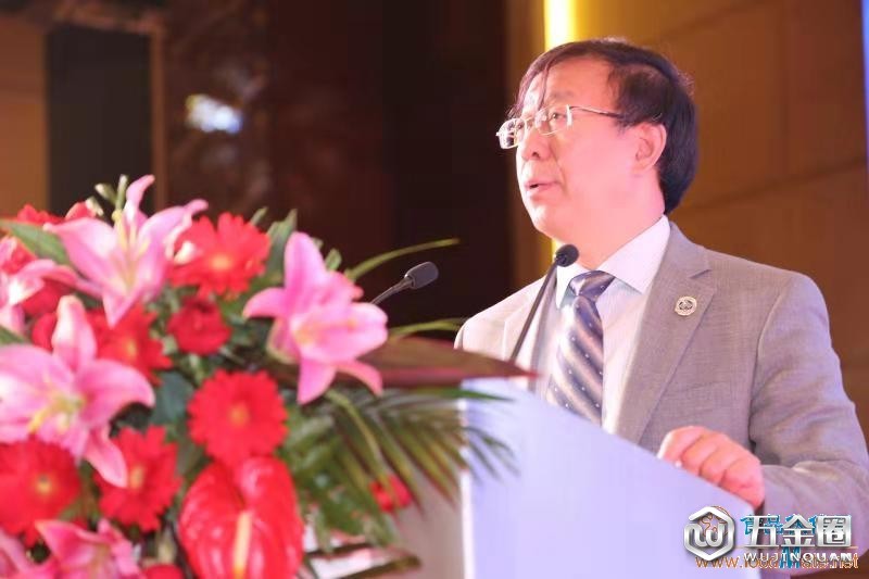 中國工程院院士、中國食品科學(xué)技術(shù)學(xué)會副理事長、北京工商大學(xué)校長孫寶國教授做大會報告