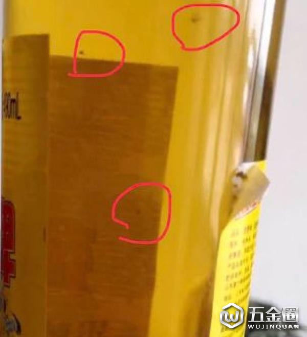 男子投訴“菠蘿啤”有異物，食藥監(jiān)管部門查證后獎兩千