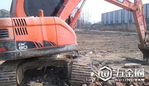 挖掘機(jī)為何會(huì)掉鏈子？如何輕松解決“出軌”？