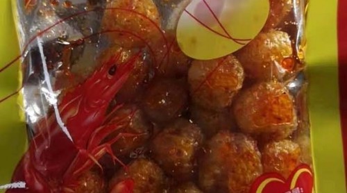 央視都曝光了這些小賣部還在賣 對問題產(chǎn)品責令商家下架