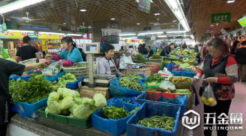 蘇州人立夏吃“三鮮” 蠶豆莧菜蒜苗熱銷(xiāo)