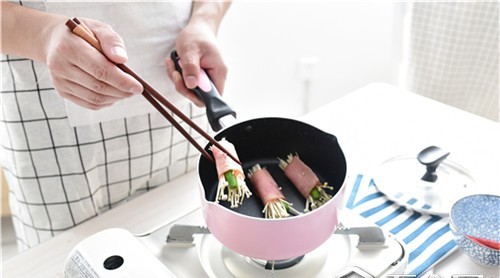 集成灶風(fēng)口之下：產(chǎn)品同質(zhì)化嚴(yán)重，依賴線下推廣
